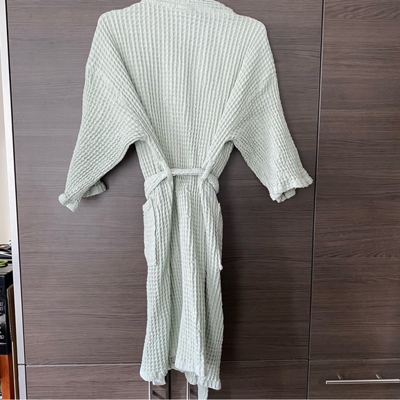 Ettitude Waffle Sage Robe - Picture 3 of 4